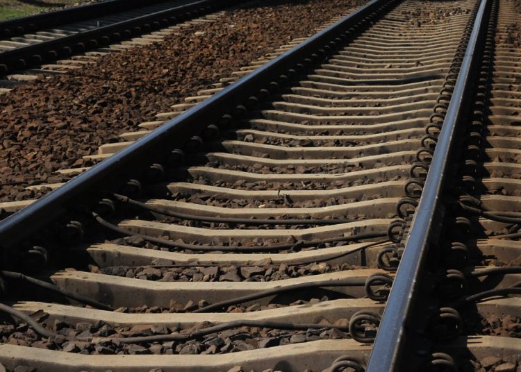 Pociągi stoją. Śmiertelne potrącenie na torach AKTUALIZACJA