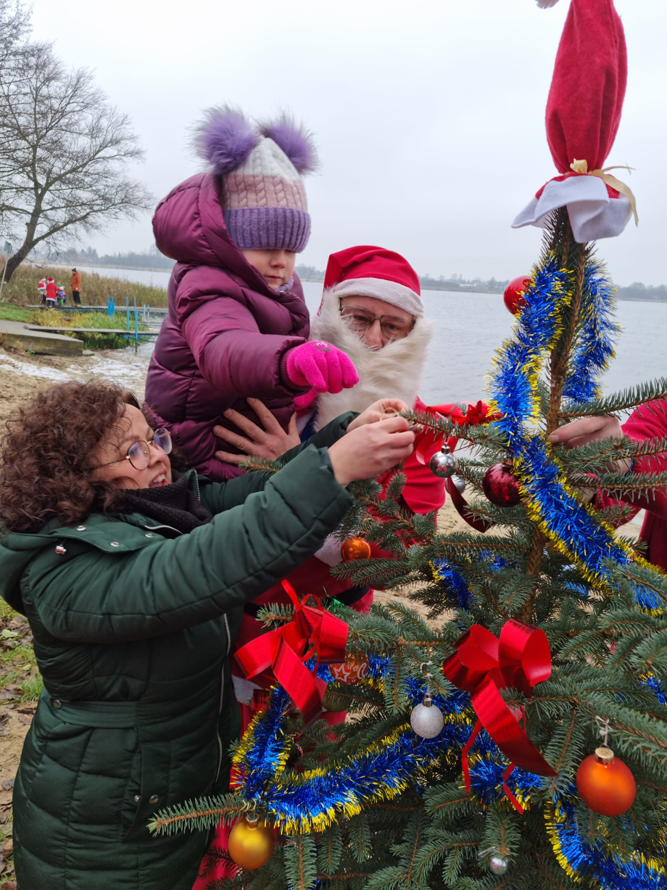 Słupeckie Morsy poczuły już klimat świąt ZDJĘCIA