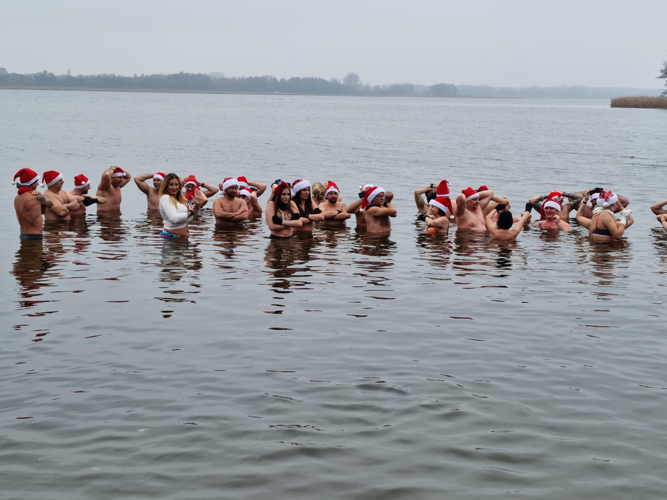 Słupeckie Morsy poczuły już klimat świąt ZDJĘCIA