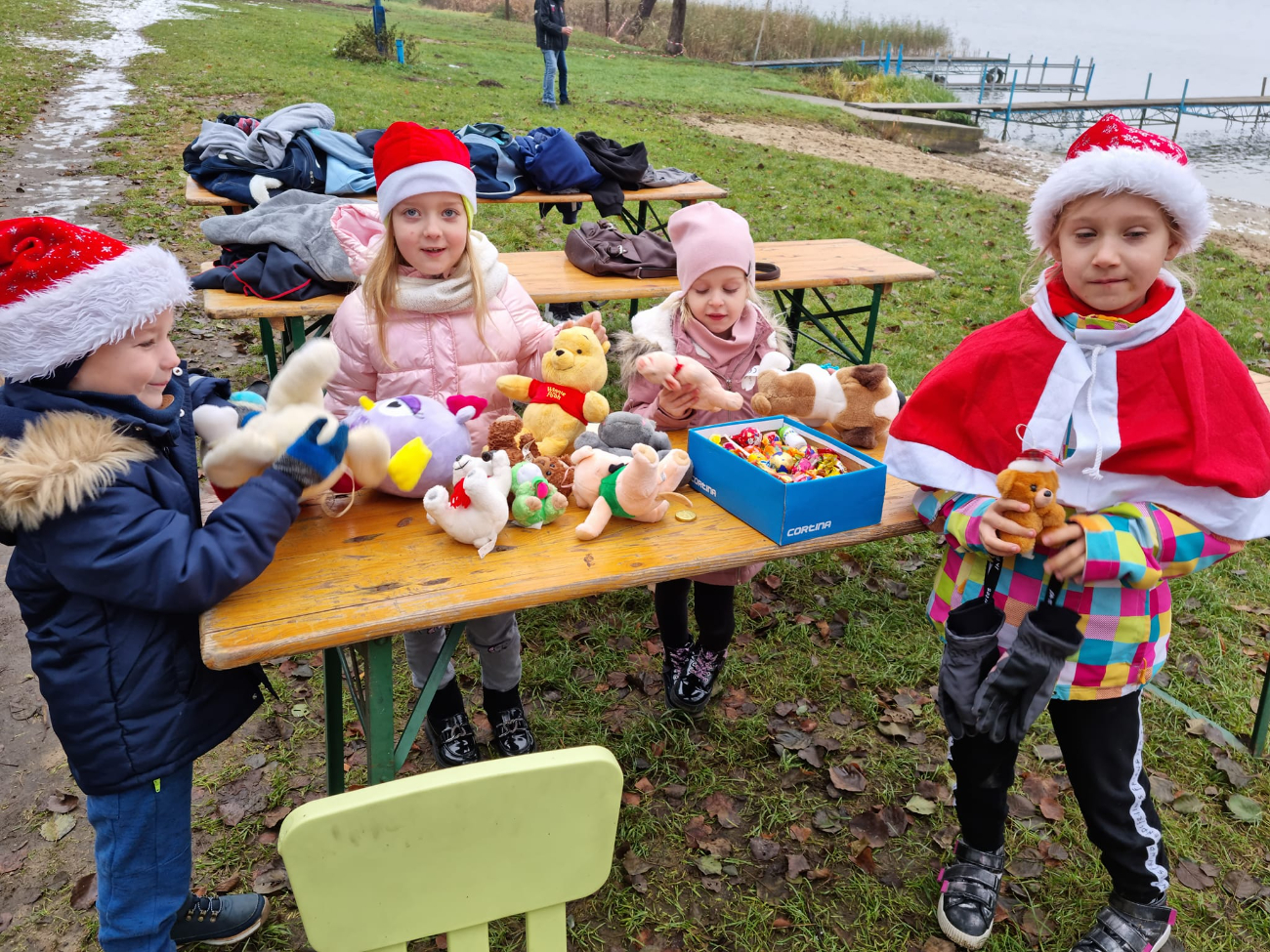 Słupeckie Morsy poczuły już klimat świąt ZDJĘCIA