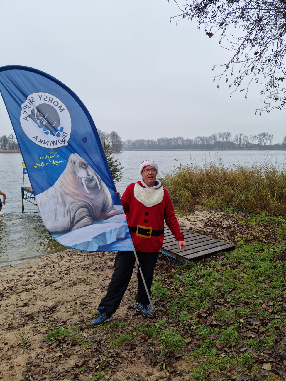 Słupeckie Morsy poczuły już klimat świąt ZDJĘCIA