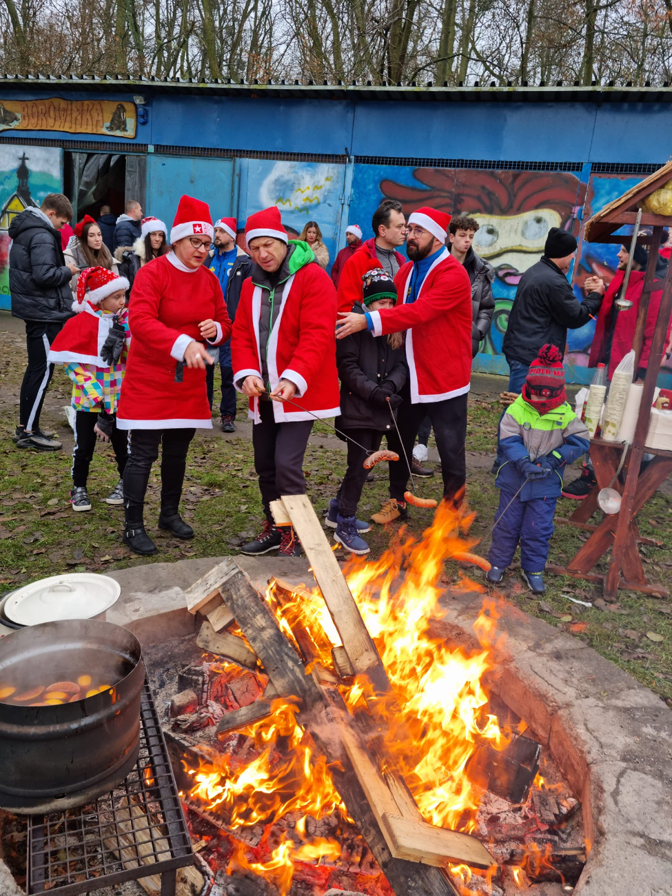 Słupeckie Morsy poczuły już klimat świąt ZDJĘCIA