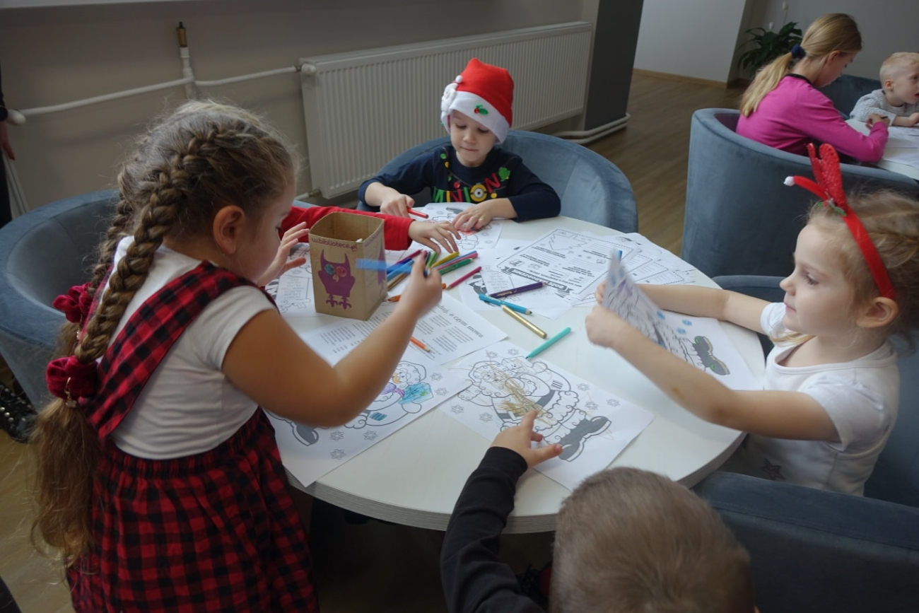 Mikołaj w bibliotece. Tak się bawili najmłodsi