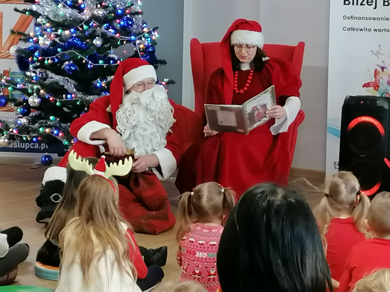 Mikołaj w bibliotece. Tak się bawili najmłodsi