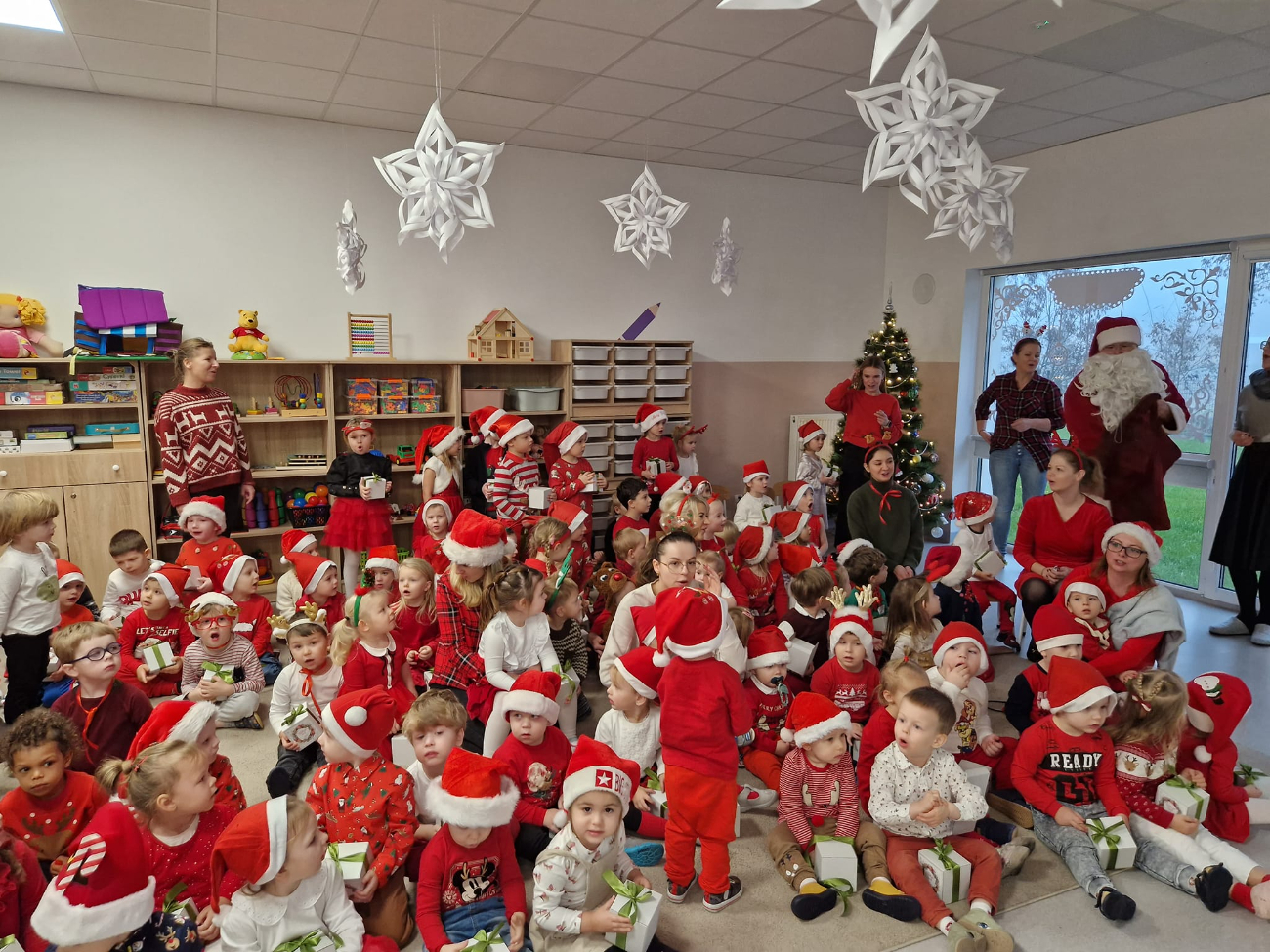 Mikołaj w słupeckich przedszkolach ZDJĘCIA