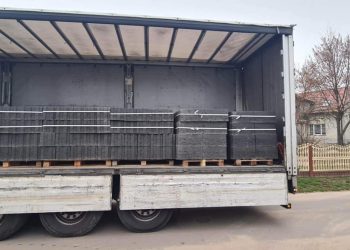 Garaż coraz bliżej. Pustaki już mają