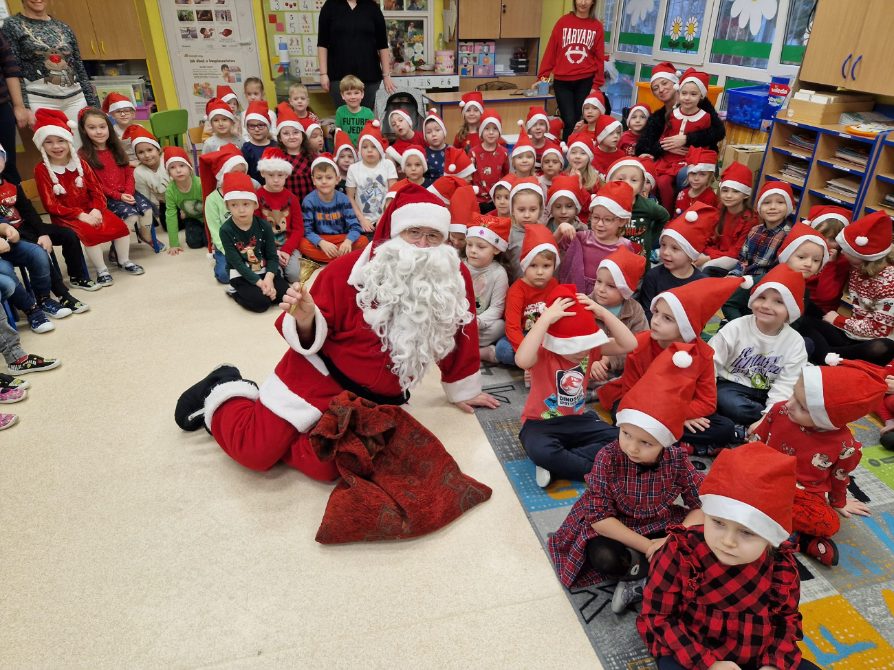 Mikołaj w słupeckich przedszkolach ZDJĘCIA