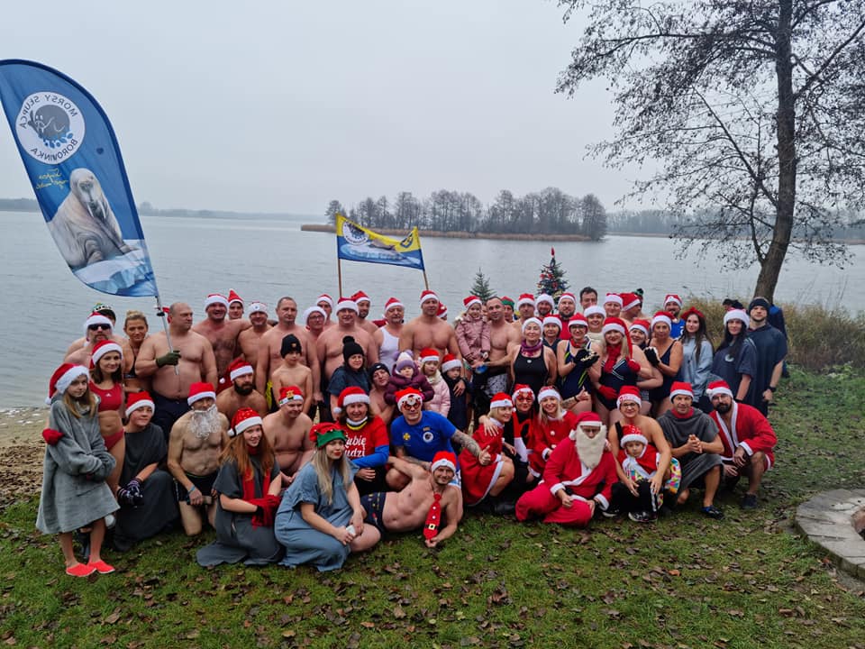 Słupeckie Morsy poczuły już klimat świąt ZDJĘCIA