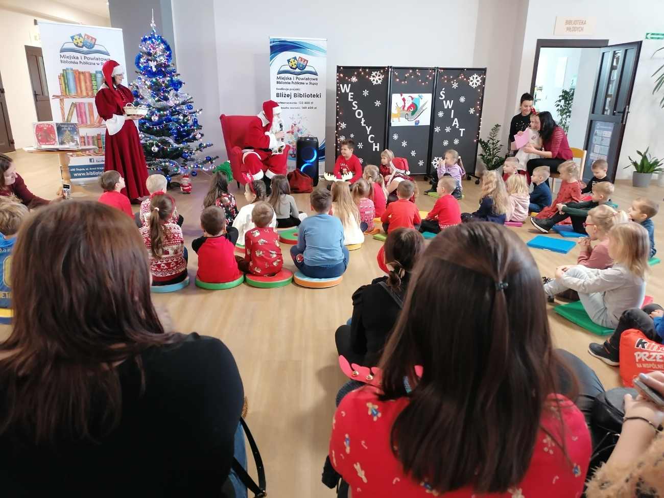 Mikołaj w bibliotece. Tak się bawili najmłodsi