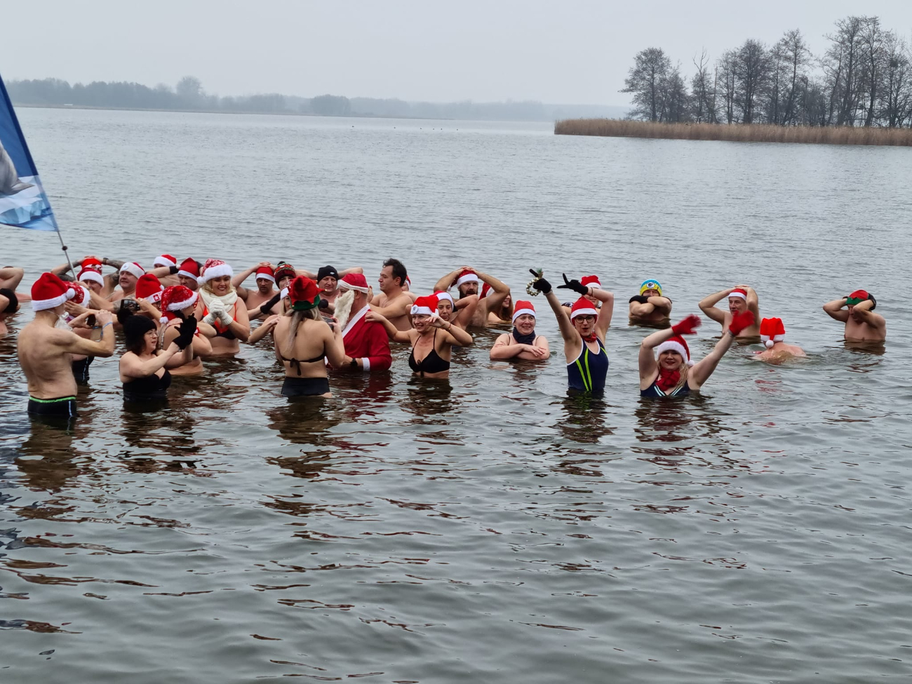 Słupeckie Morsy poczuły już klimat świąt ZDJĘCIA