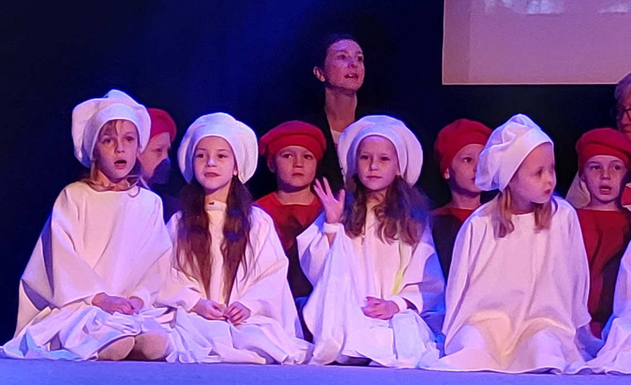 Przedszkolaki z Misia na scenie. Zobacz zdjęcia