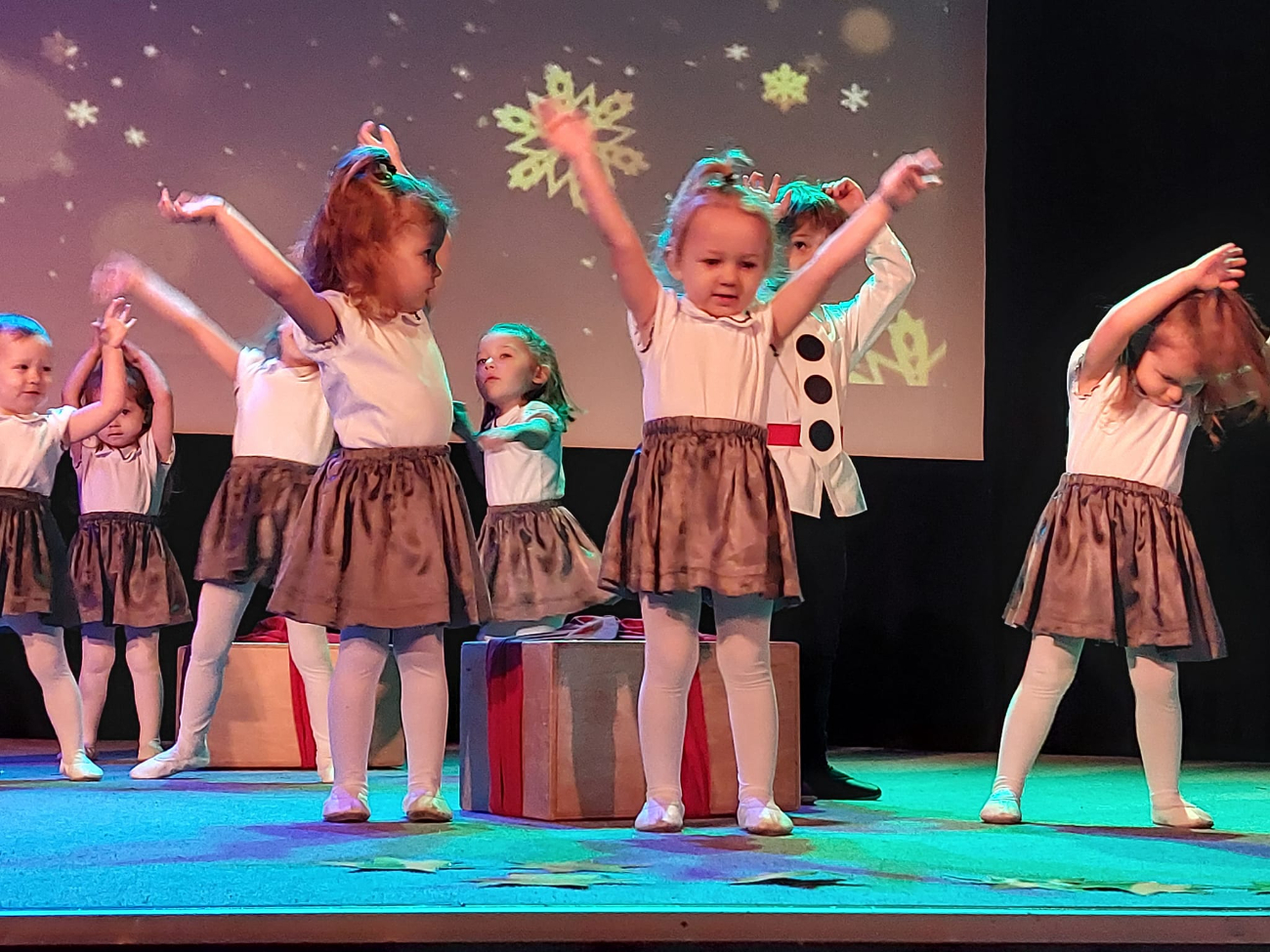 Przedszkolaki z Misia na scenie. Zobacz zdjęcia