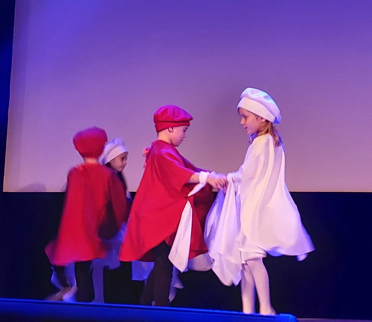 Przedszkolaki z Misia na scenie. Zobacz zdjęcia