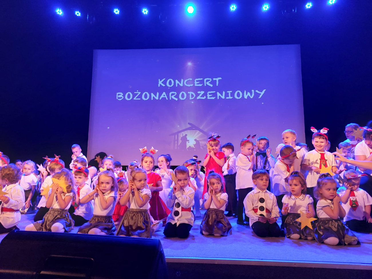 Przedszkolaki z Misia na scenie. Zobacz zdjęcia