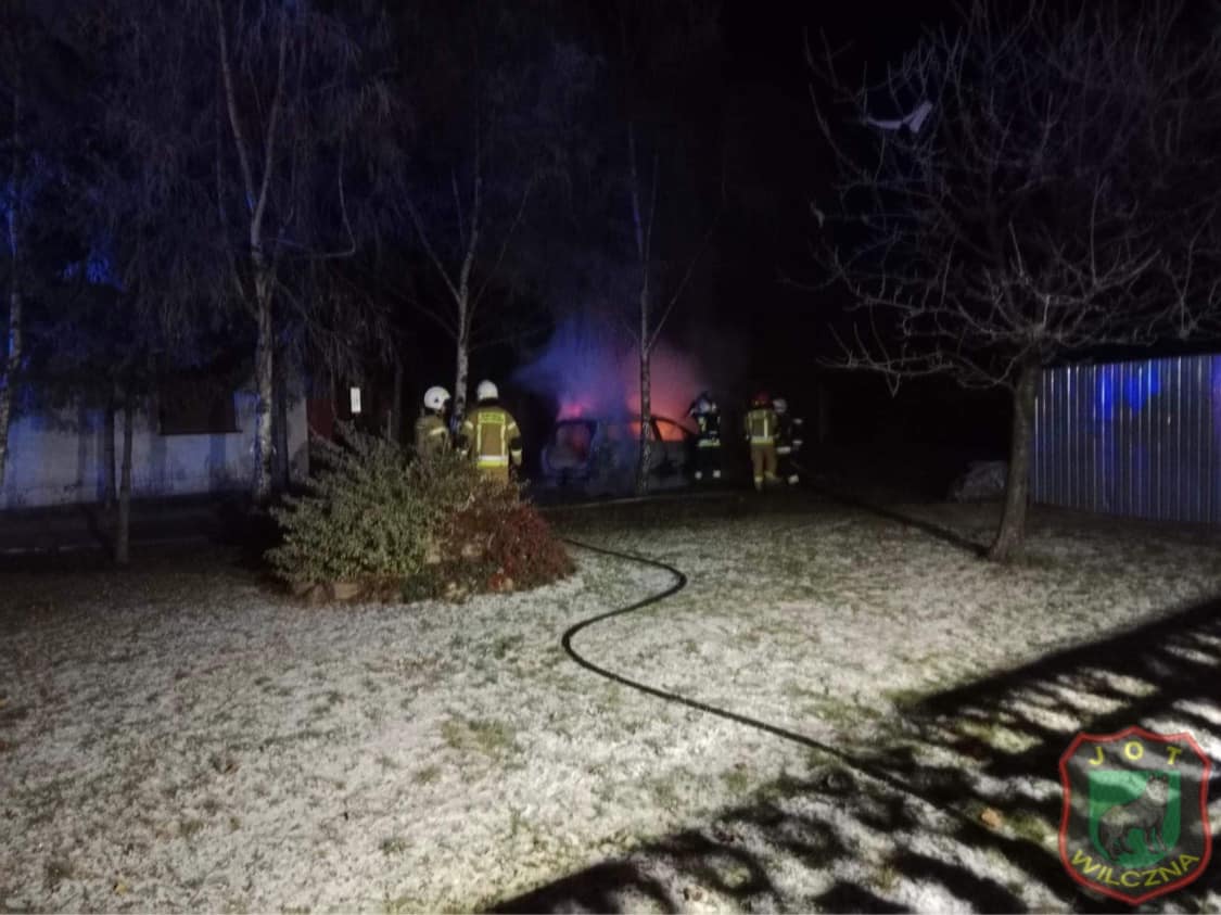 Spłonął samochód w Pokojach ZDJĘCIA