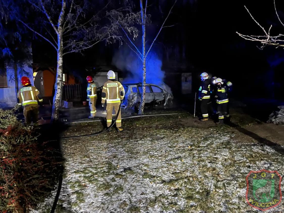 Spłonął samochód w Pokojach ZDJĘCIA