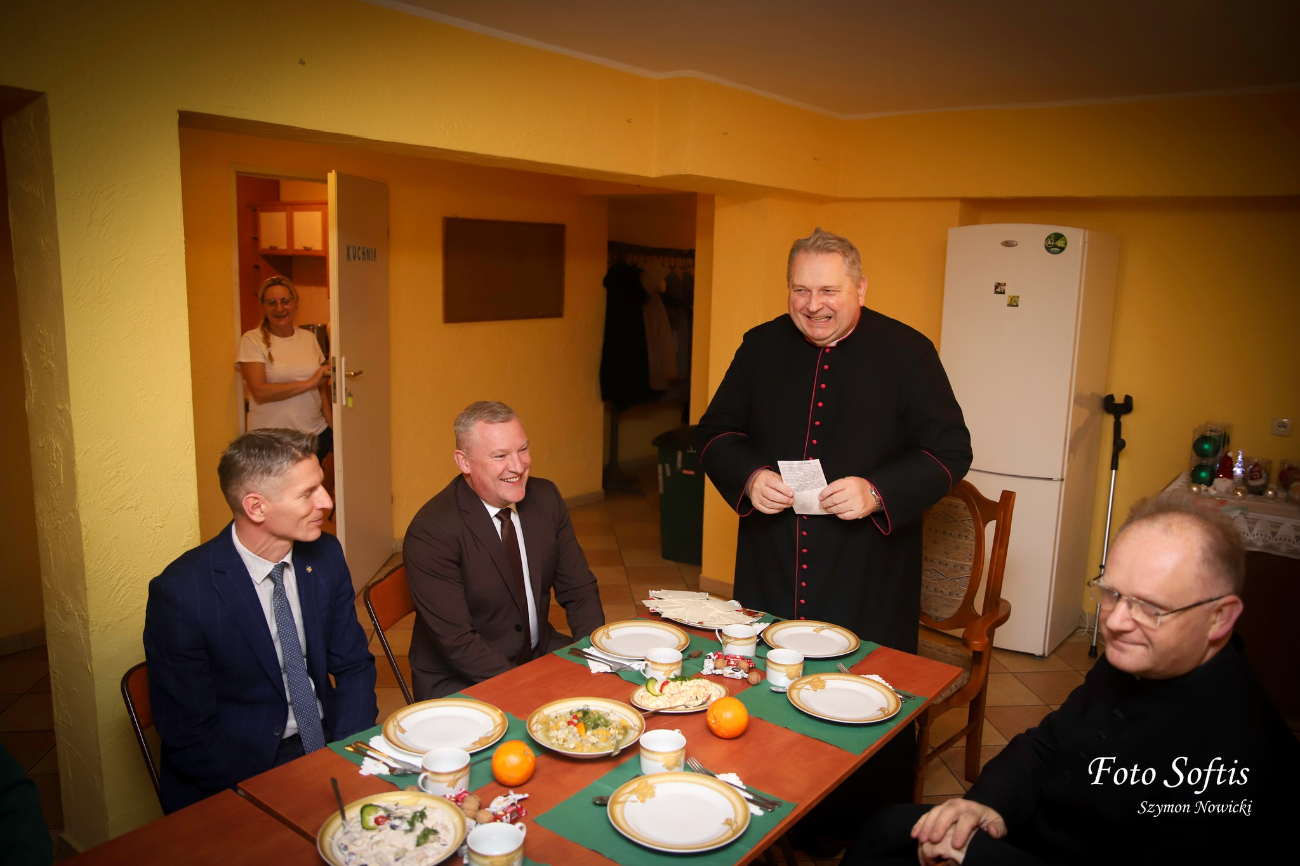 Świąteczne spotkanie parafialnego Caritasu ZDJĘCIA
