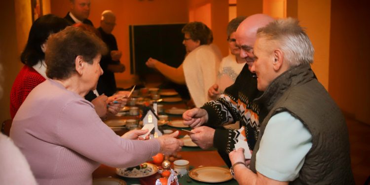Świąteczne spotkanie parafialnego Caritasu ZDJĘCIA