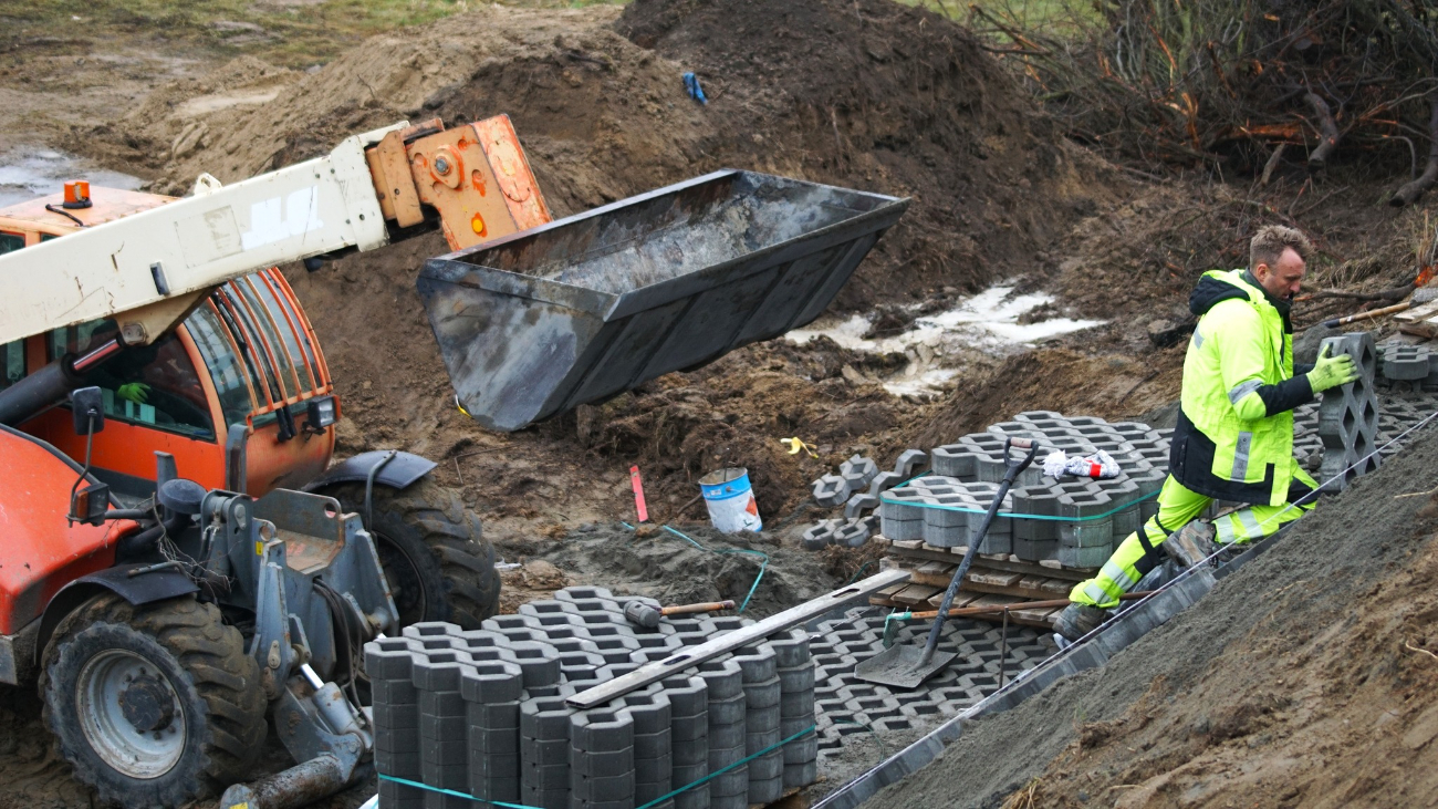 Most w Lądzie jest dziś zamknięty. Układają ostatnią warstwę