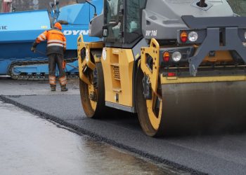 Most w Lądzie jest dziś zamknięty. Układają ostatnią warstwę
