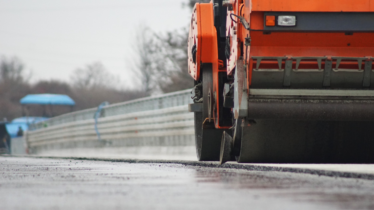 Most w Lądzie jest dziś zamknięty. Układają ostatnią warstwę