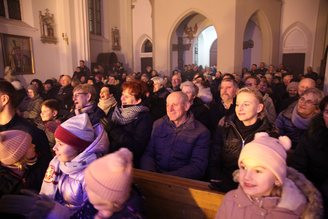 Kościół wypełnił się po brzegi ZDJĘCIA