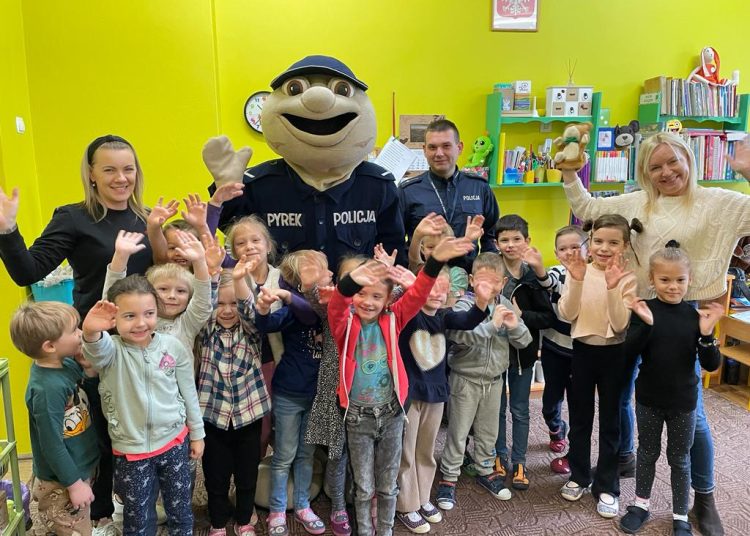 Niezwykły gość w słupeckich przedszkolach ZDJĘCIA