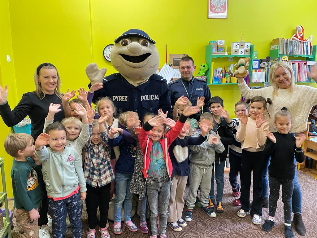 Niezwykły gość w słupeckich przedszkolach ZDJĘCIA