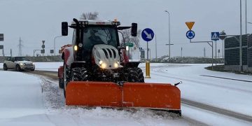 Zima zaskoczyła drogowców? Starosta zapewnia, że nie