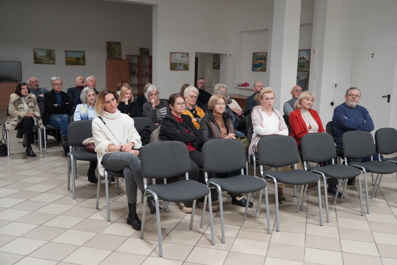 Senator Marcin Bosacki na spotkaniu w Słupcy
