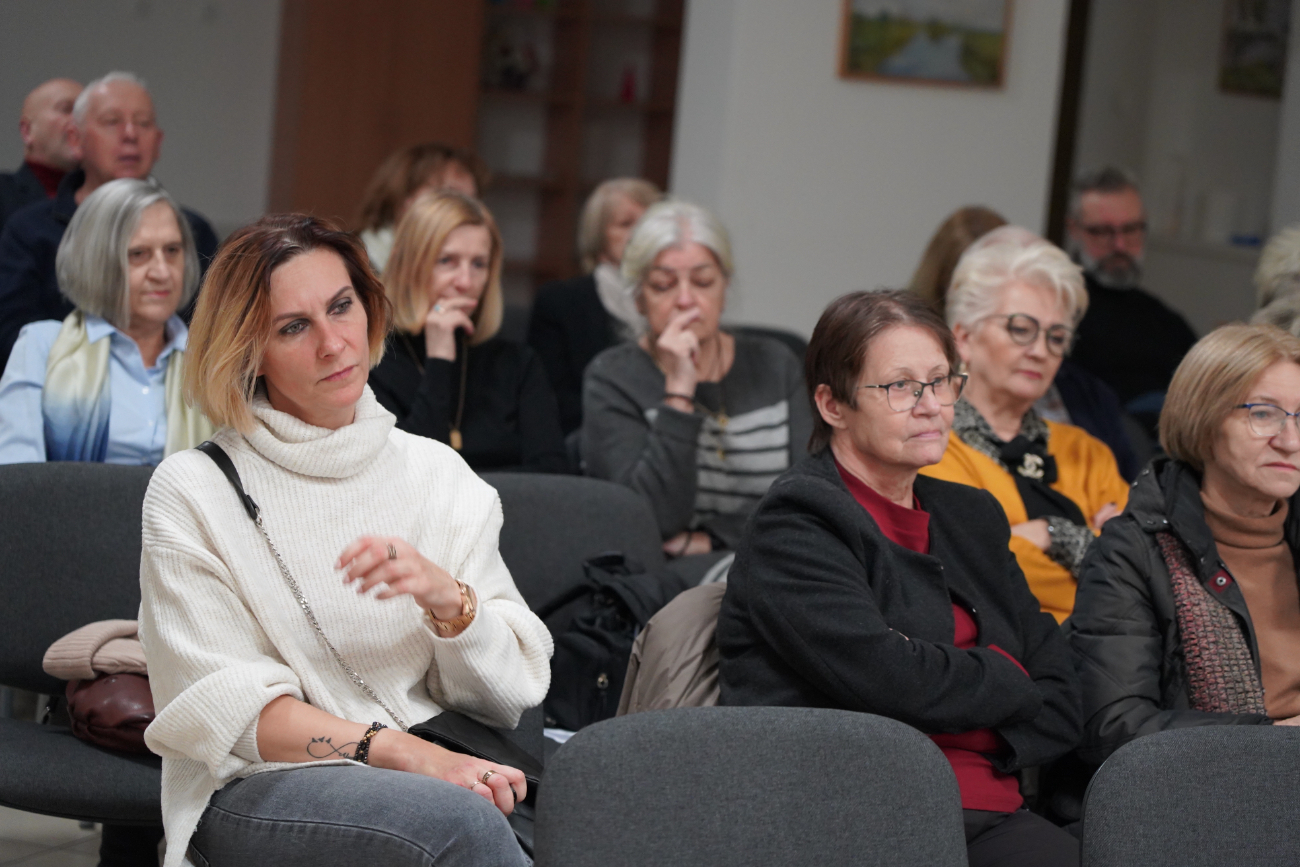 Senator Marcin Bosacki na spotkaniu w Słupcy