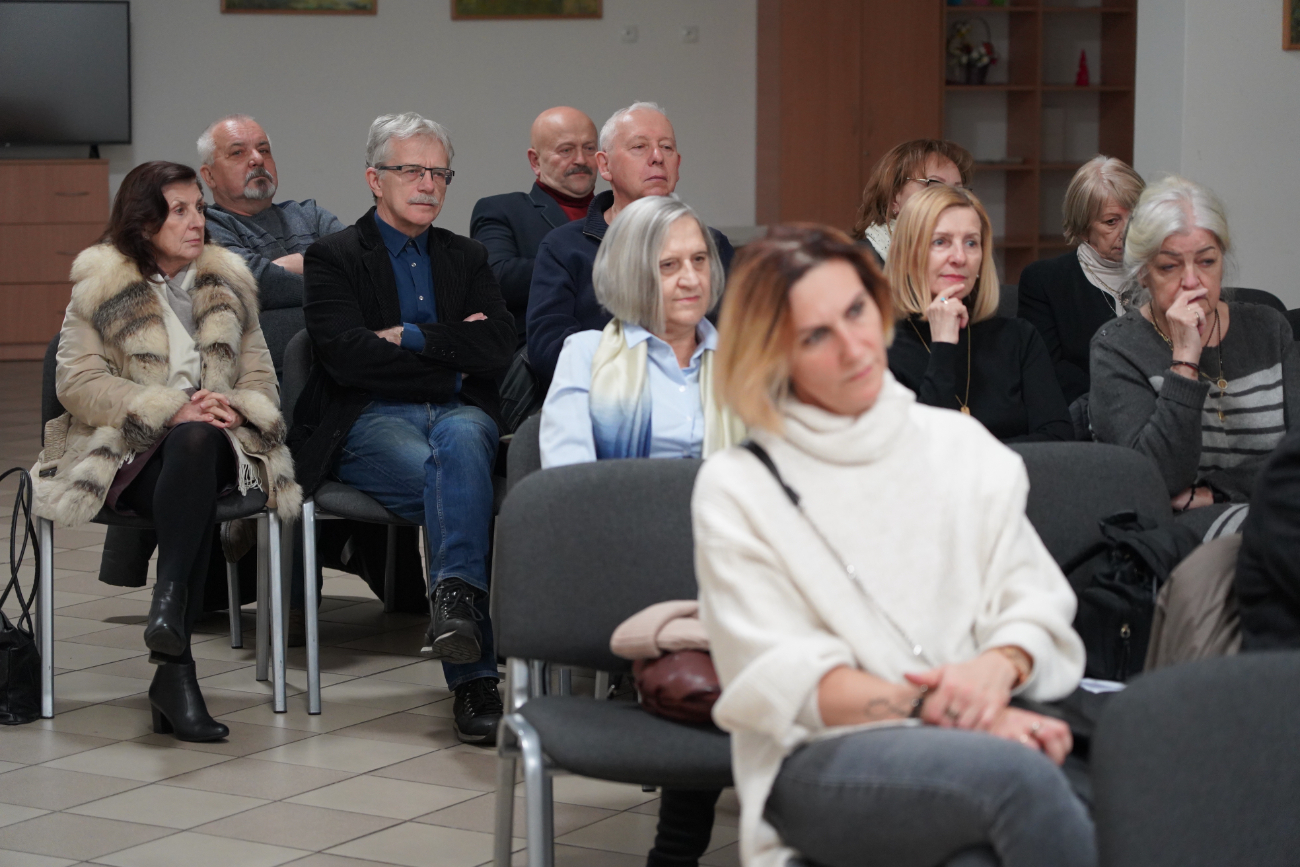 Senator Marcin Bosacki na spotkaniu w Słupcy
