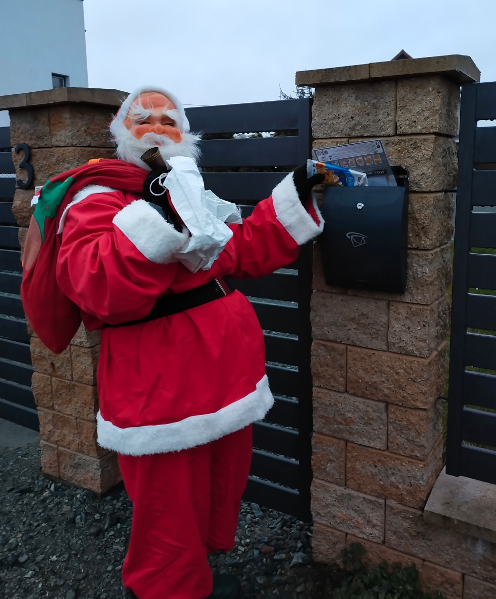 Obeszły całą wieś. Sprawiły ludziom radość ZDJĘCIA