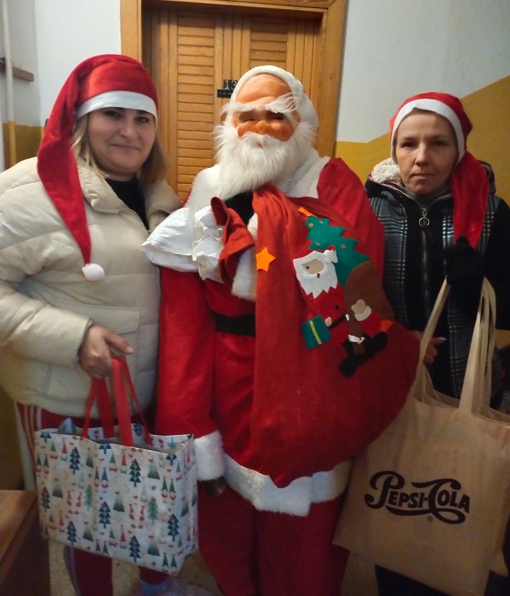 Obeszły całą wieś. Sprawiły ludziom radość ZDJĘCIA