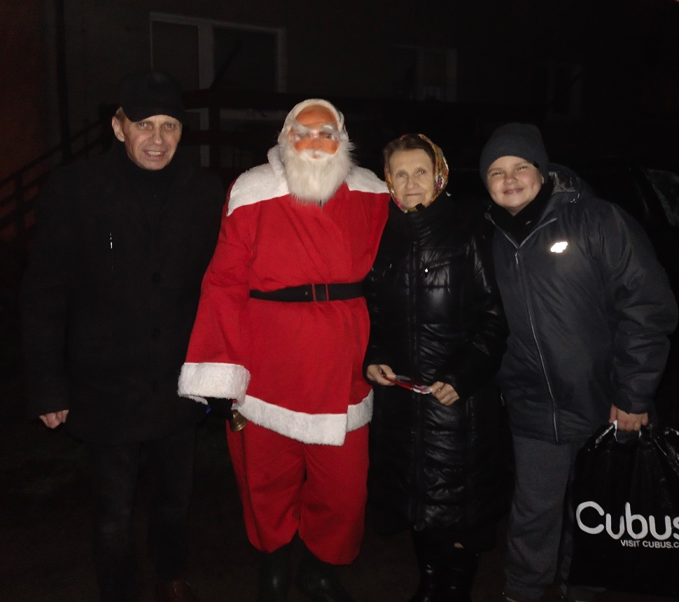 Obeszły całą wieś. Sprawiły ludziom radość ZDJĘCIA