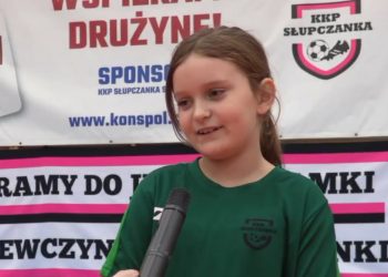 One uwielbiają grać w piłkę. Zobacz film