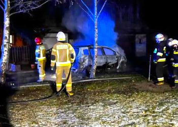 Spłonął samochód w Pokojach ZDJĘCIA