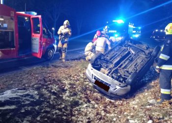 Dachowanie na K92. Strażacy podają przyczynę