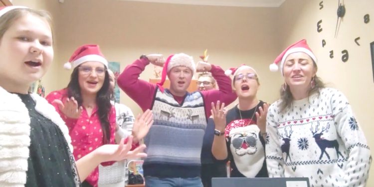 Nagrali swoją piosenkę świąteczną. Wójt napisał tekst