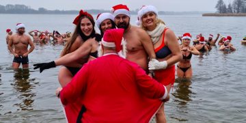 Słupeckie Morsy poczuły już klimat świąt ZDJĘCIA