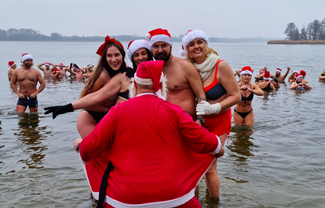 Słupeckie Morsy poczuły już klimat świąt ZDJĘCIA