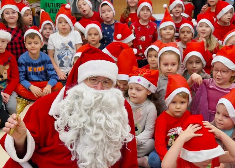 Mikołaj w słupeckich przedszkolach ZDJĘCIA