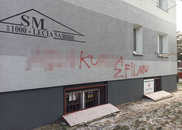 Kto zniszczył bloki na Tysiąclecia? Wandal poszukiwany