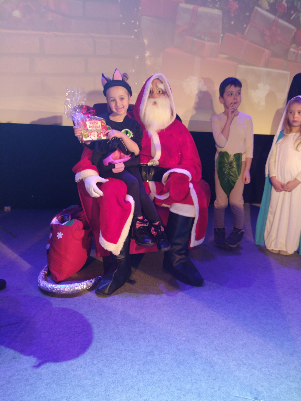 Rewelacyjne Jasełka Małych Odkrywców z Piotrowic w MDK