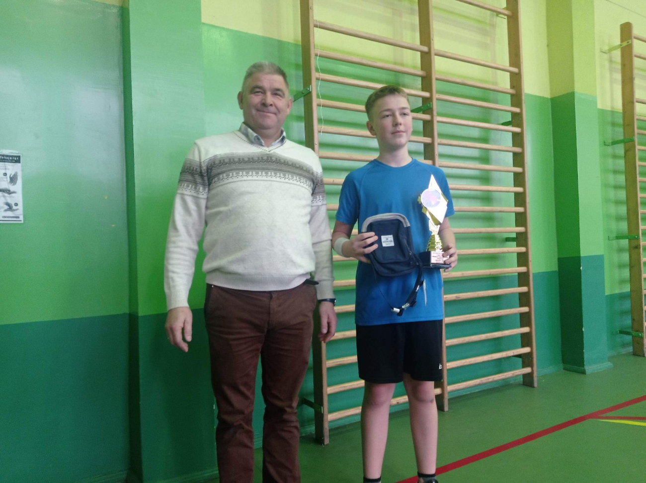 Mikołaj przy tenisowym stole