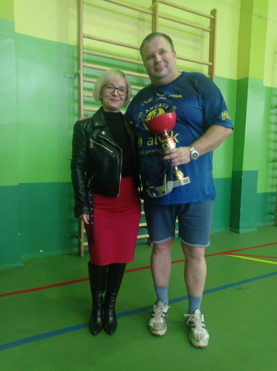 Mikołaj przy tenisowym stole