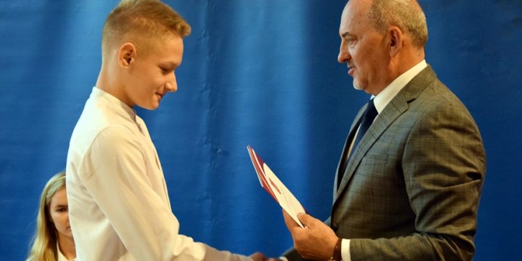 Stypendia w Strzałkowie. Zobacz listę wyróżnionych