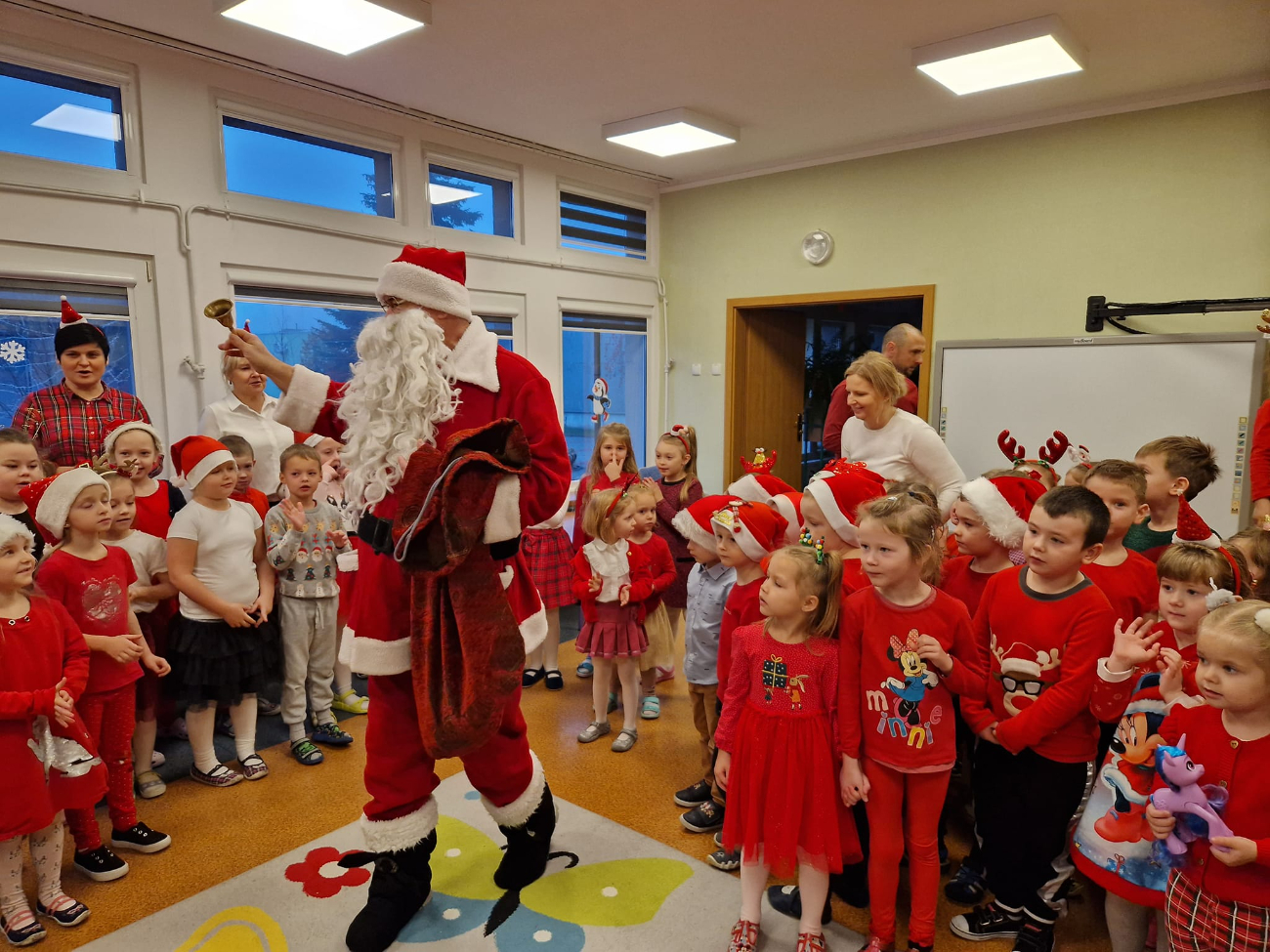 Mikołaj w słupeckich przedszkolach ZDJĘCIA
