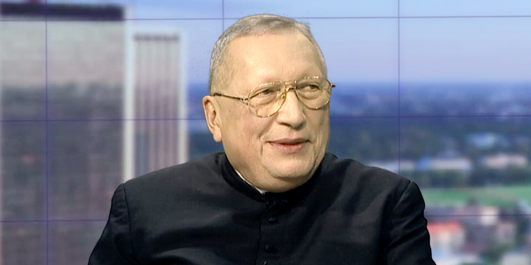 Ksiądz Kneblewski znowu szokuje. Porównał WOŚP do nazistowskiej propagandy?