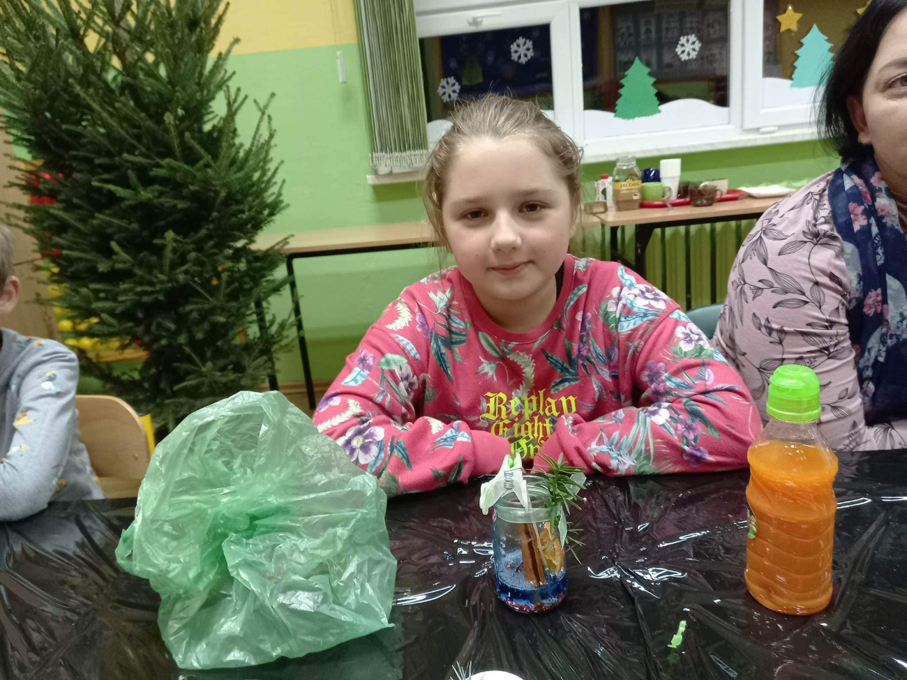 Warsztaty świąteczne w szkole w Drążnej